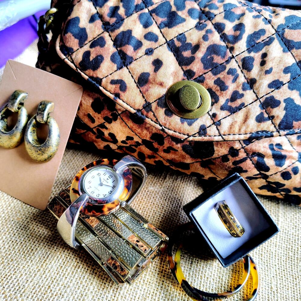 #PH23 - TALBOTS QUILTED LEOPARD PRINT PURSE WITH MATCHING ACCESSORIES